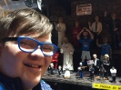 Natale è quasi alle porte, e i ragazzi del progetto “chi trova un lavoro trova un tesoro’’ vivono tra le strade di San Gregorio Armeno il fascino e la magia dell’atmosfera natalizia napoletana.-10