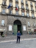 Con grande entusiasmo, energia e coinvolgimento Gaetano ha condotto i suoi amici a Palazzo San Giacomo.-3