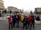 Con grande entusiasmo, energia e coinvolgimento Gaetano ha condotto i suoi amici a Palazzo San Giacomo.-4