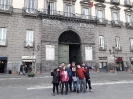 Con grande entusiasmo, energia e coinvolgimento Gaetano ha condotto i suoi amici a Palazzo San Giacomo.-5