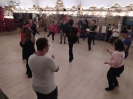 I ragazzi dell'atl alle prese con la capoeira, un'antica danza brasiliana con elementi di arti marziali sul ritmo coinvolgente di strumenti a percussione-3