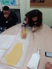 I ragazzi dell'ATL, per carnevale, preparano chiacchere e sanguinaccio