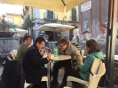 Stefano con grande entusiasmo guida il gruppo al centro storico a Napoli, raggiungendo anche il MAN con padronanza e dimostrando le proprie competenze-2